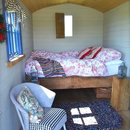 The Shepherds Hut At Crake Trees Manor *